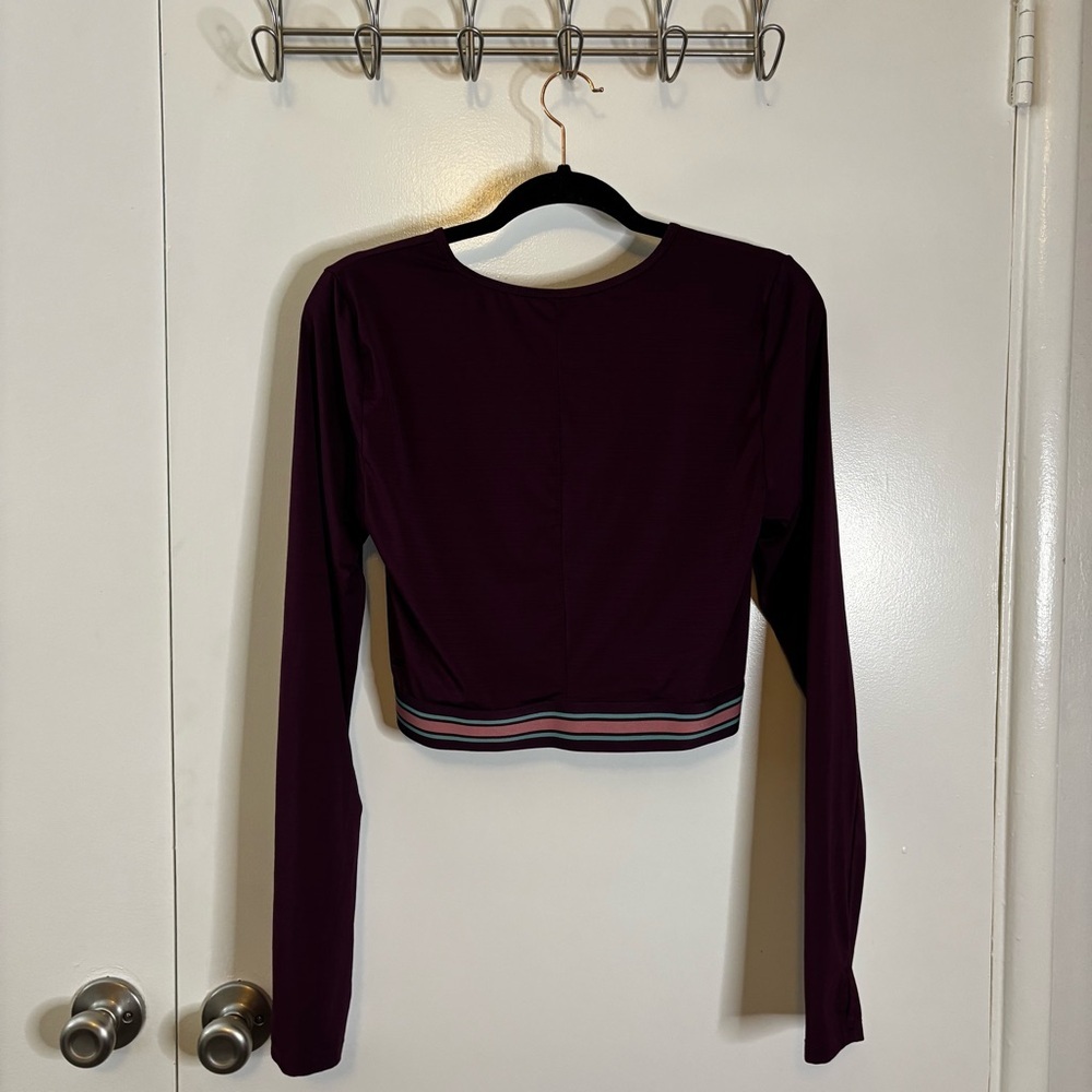 Fabletics Size Large Eco-Conscious Front Twist Long-Sleeve Purple Workout Top - Picture 8 of 11